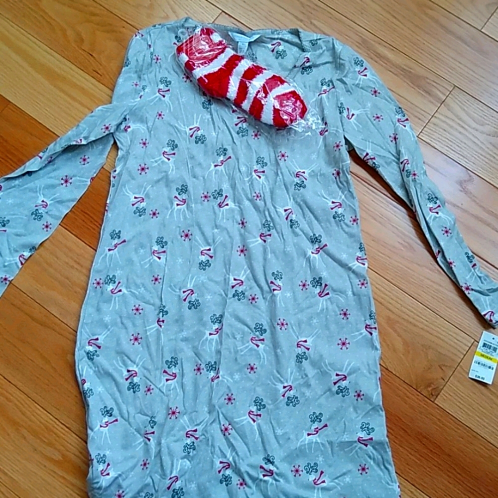 Sleep shirt and socks set